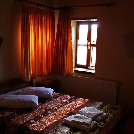 To Petrino Guest house *